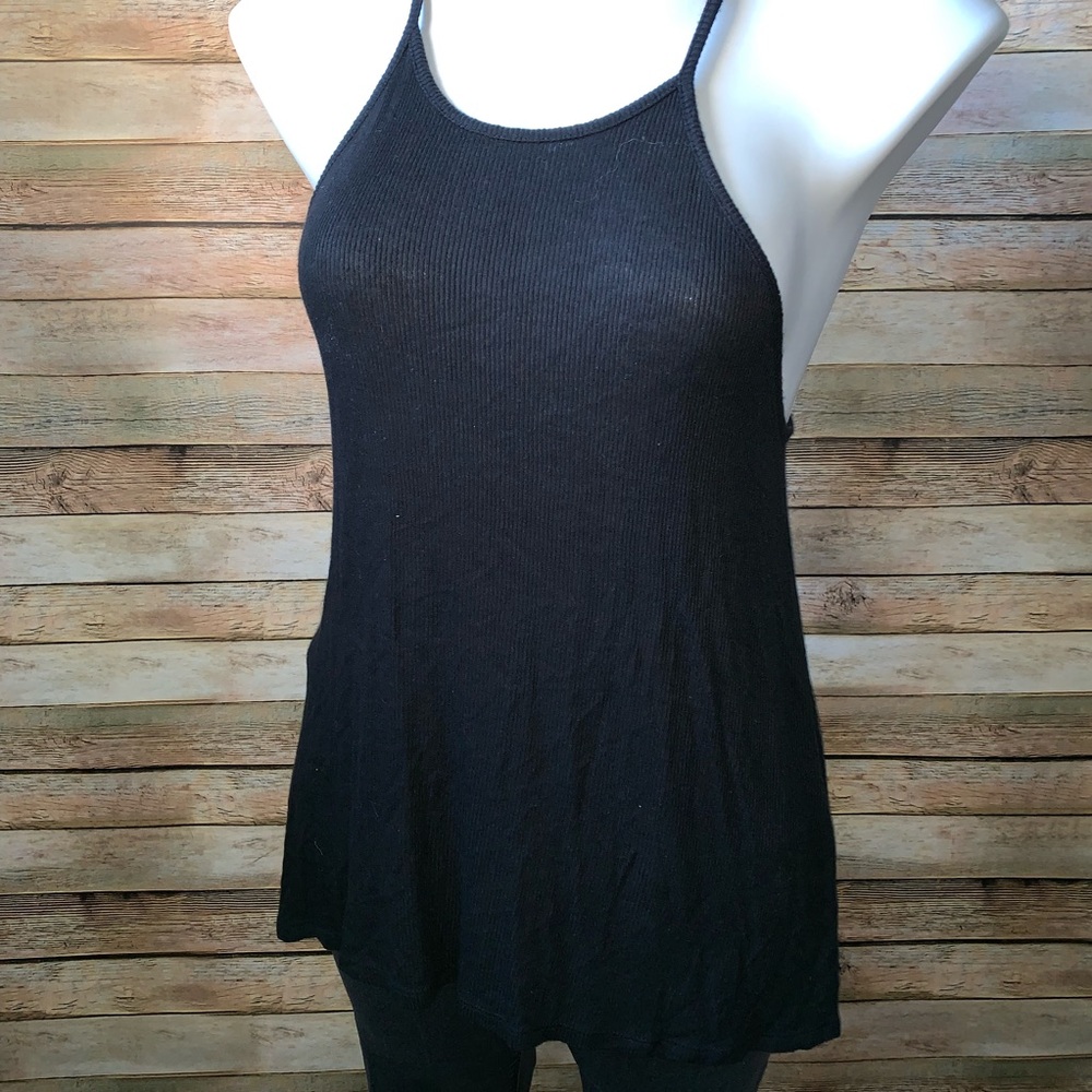 Old Navy black Racerback tank 🎀